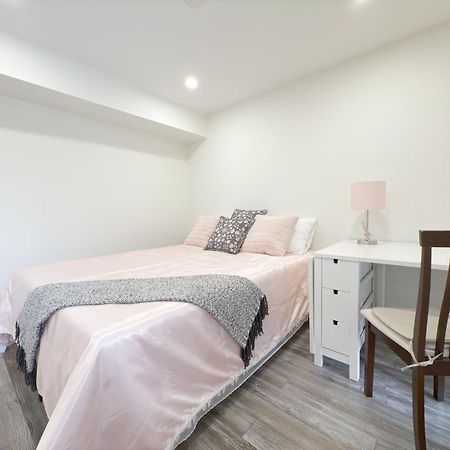 Cozy Room With Private Bath Near Don Mills Subway Toronto Kültér fotó