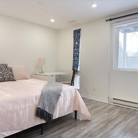 Cozy Room With Private Bath Near Don Mills Subway Toronto Kültér fotó
